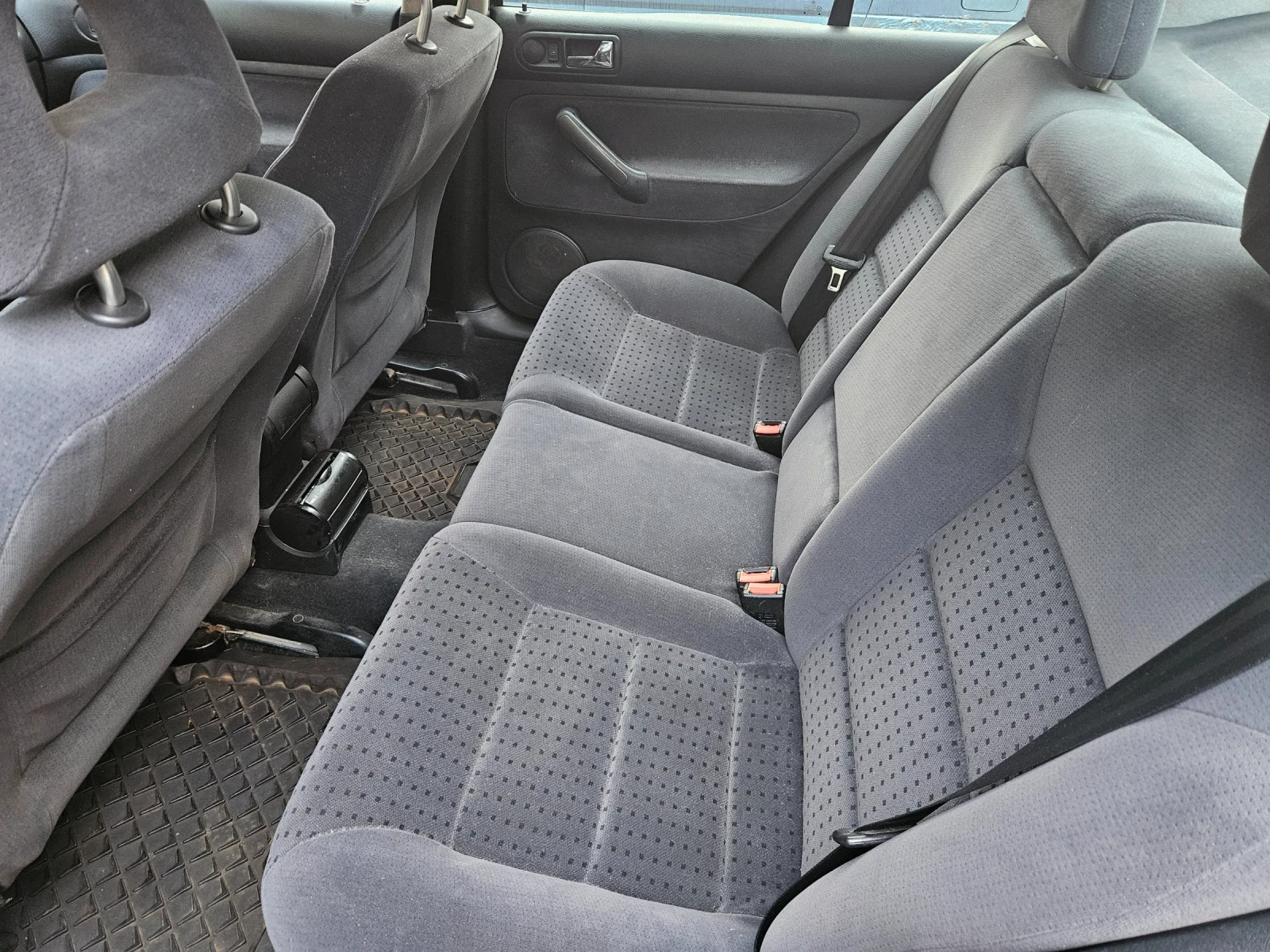VW Bora 1.6 - изображение 7