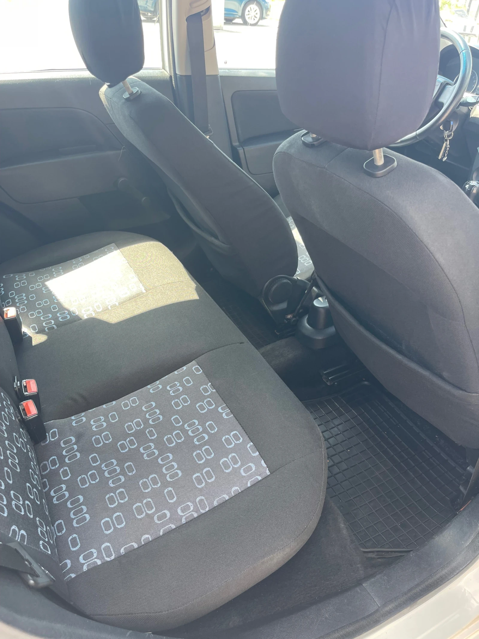 Ford Fiesta 1.3i - изображение 4