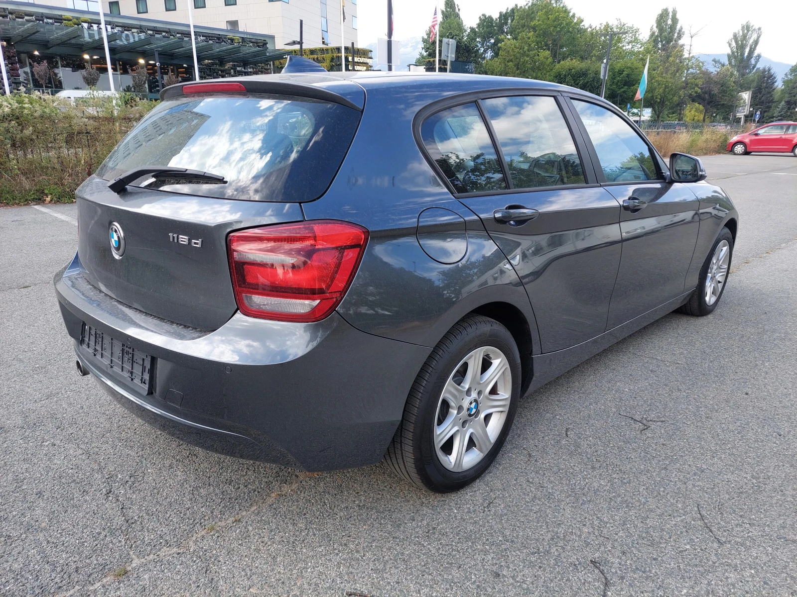 BMW 118 d 143ps AUTOMATIC - изображение 4