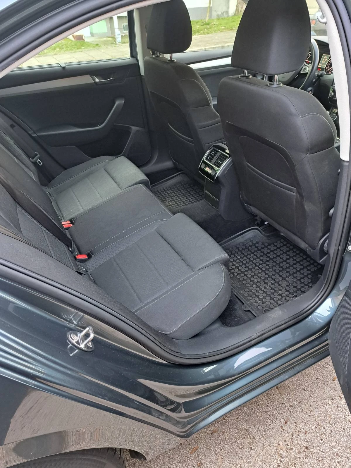 Skoda Superb, снимка 9 - Автомобили и джипове - 53879586