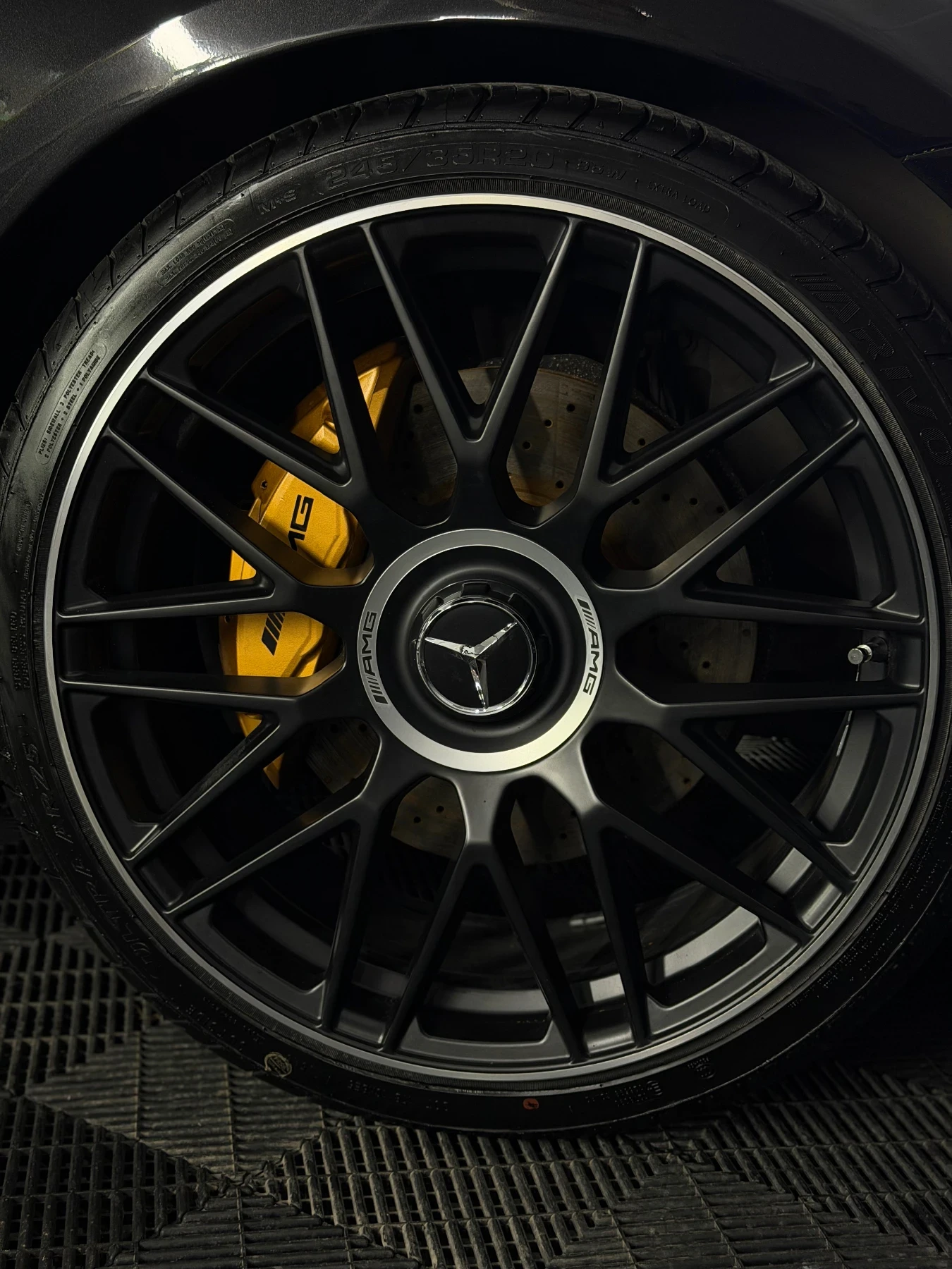 Mercedes-Benz E 220 КАТО НОВА, Серв.ист. FACELIFT 6.3 AMG , снимка 17 - Автомобили и джипове - 53927361