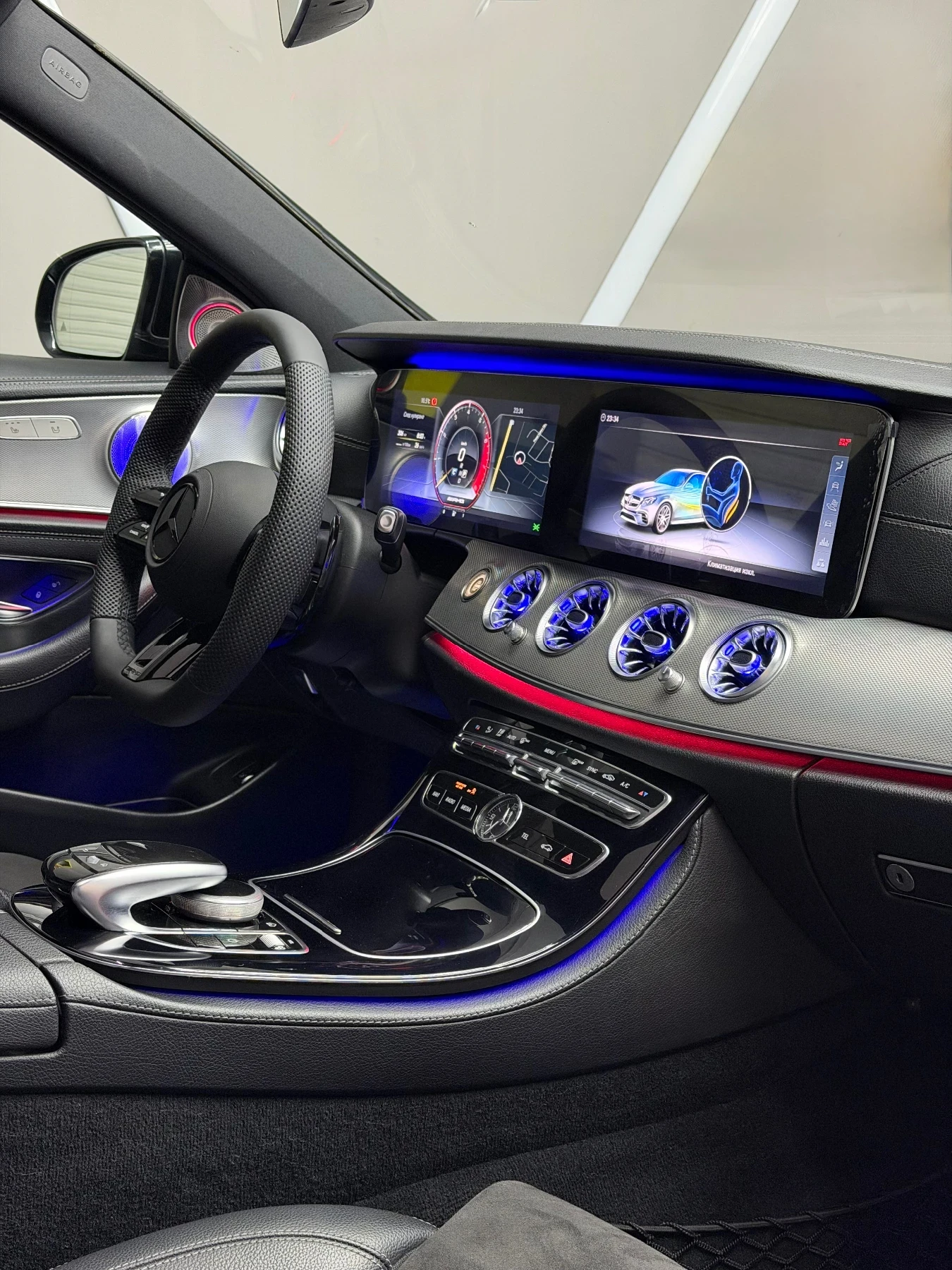 Mercedes-Benz E 220 КАТО НОВА, Серв.ист. FACELIFT 6.3 AMG , снимка 8 - Автомобили и джипове - 53927361