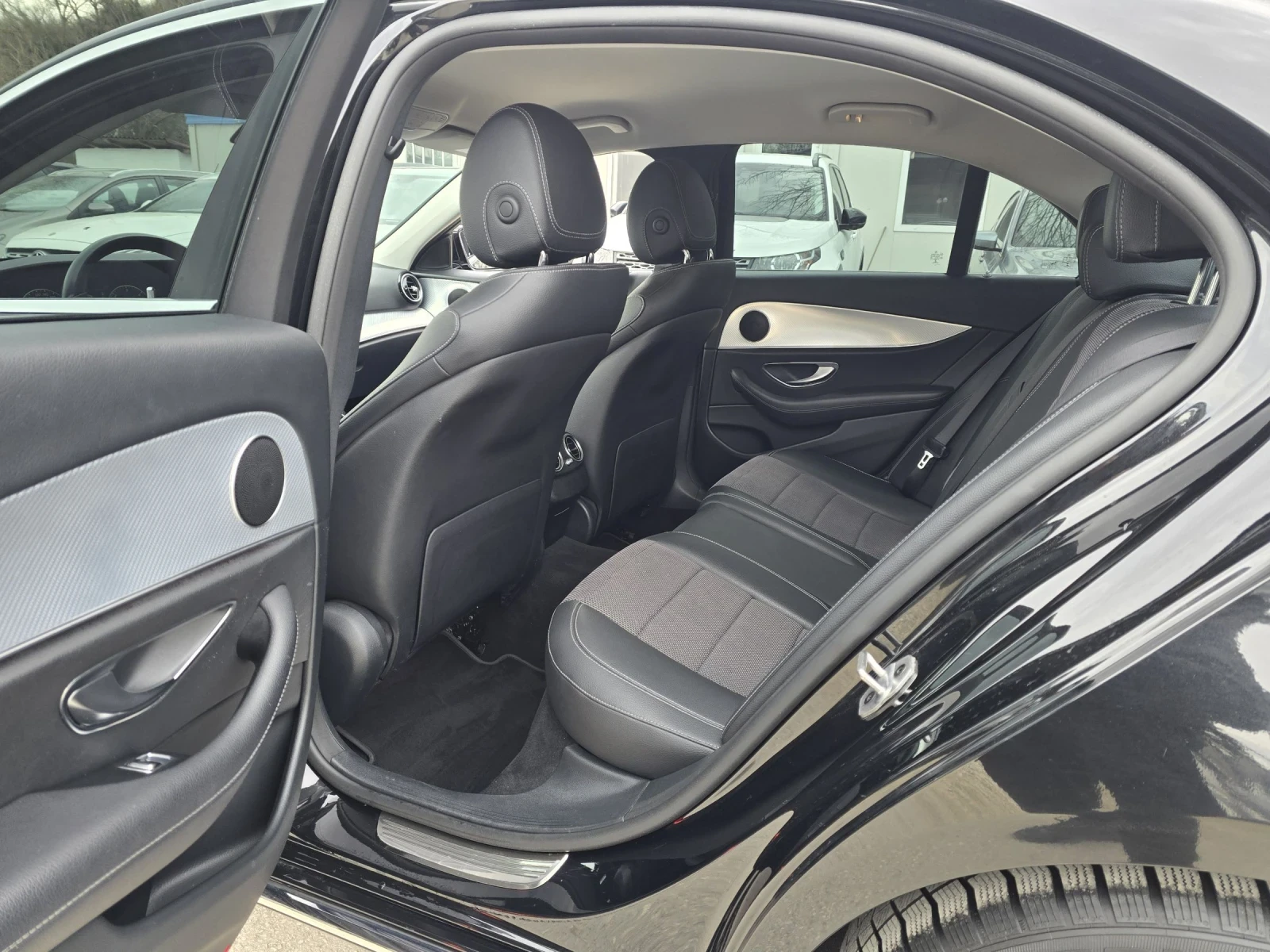 Mercedes-Benz E 200 AMG BUSINESS SPORT, снимка 11 - Автомобили и джипове - 53994801