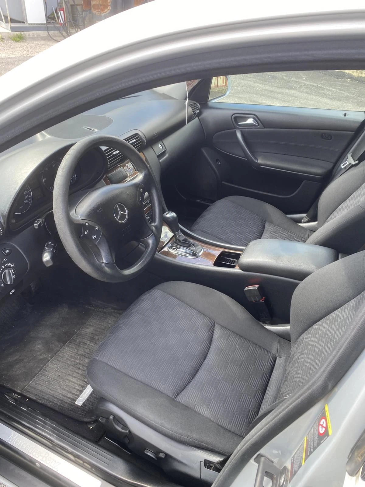 Mercedes-Benz C 220 C220, снимка 8 - Автомобили и джипове - 54136375