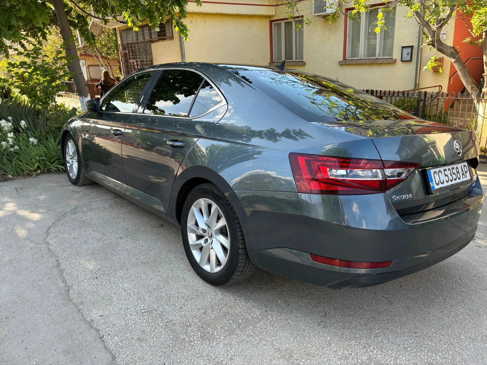 Skoda Superb N1 L&K, снимка 2 - Автомобили и джипове - 54287026