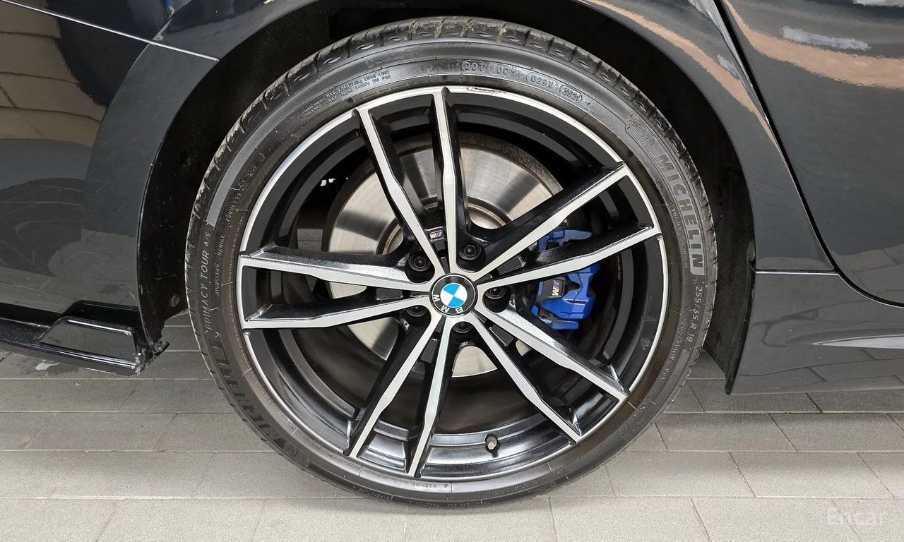 BMW 330 M SPORT* КОЖА* ПОДГРЕВ* HEADUP* 360* PANO, снимка 5 - Автомобили и джипове - 54368803