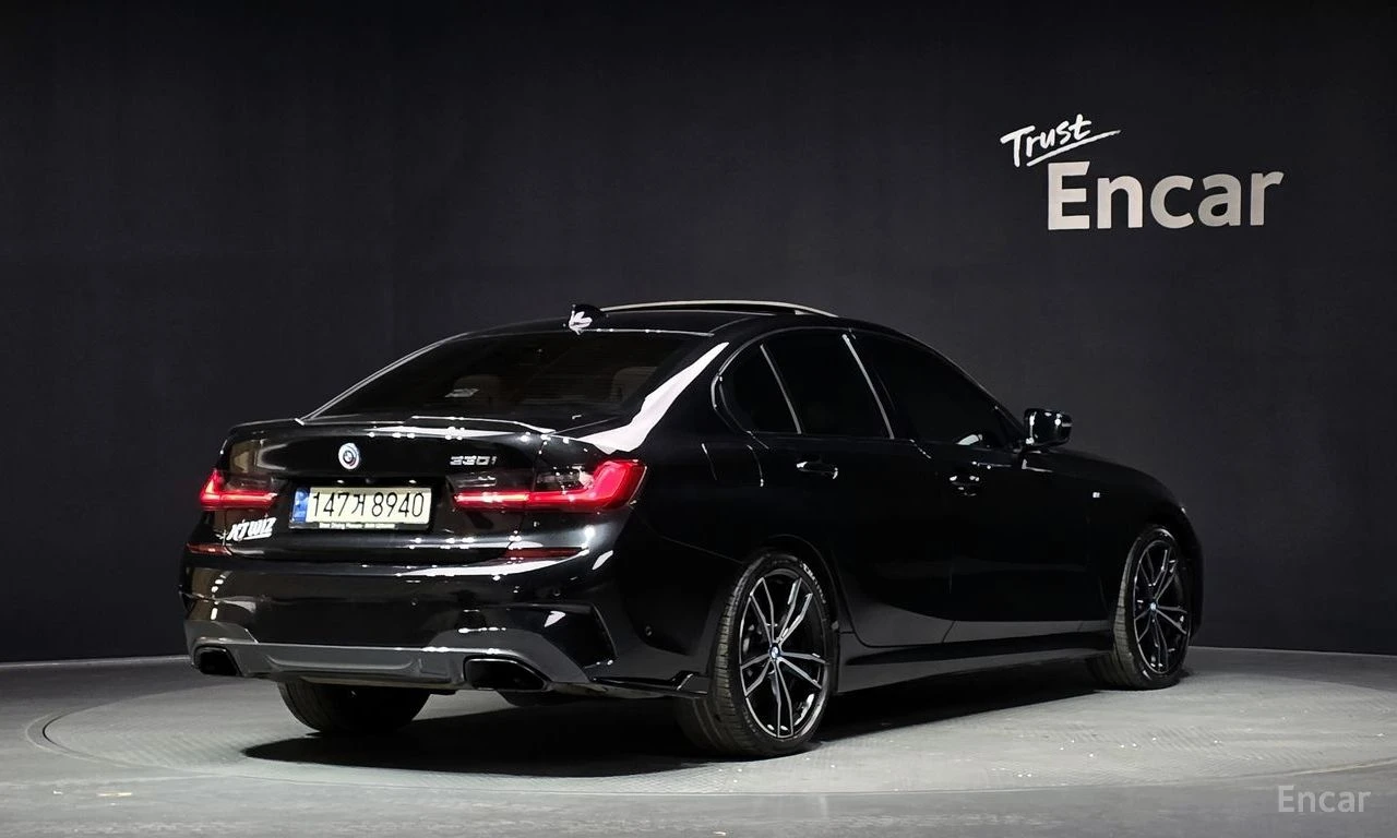 BMW 330 M SPORT* КОЖА* ПОДГРЕВ* HEADUP* 360* PANO, снимка 2 - Автомобили и джипове - 54368803