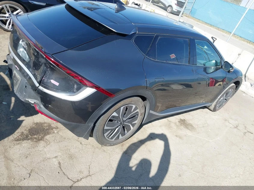 Kia EV6 Light * Крайна цена до БГ* , снимка 4 - Автомобили и джипове - 54378351