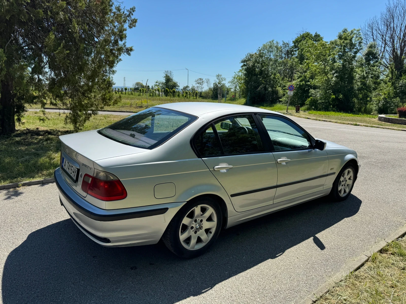 BMW 320 320 d, снимка 4 - Автомобили и джипове - 54575369