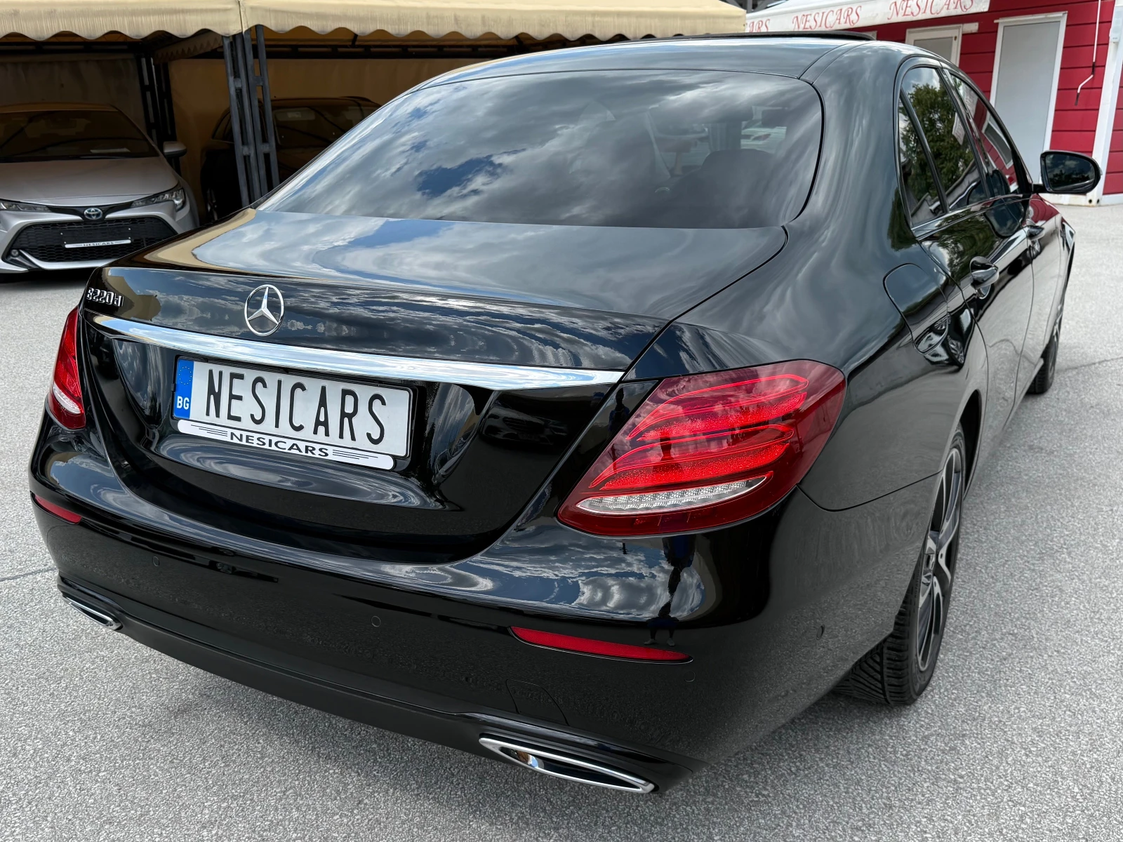 Mercedes-Benz E 220 d VIRTUAL COCKPIT NIGHT PACK 100% РЕАЛНИ КM !!!, снимка 5 - Автомобили и джипове - 54669040
