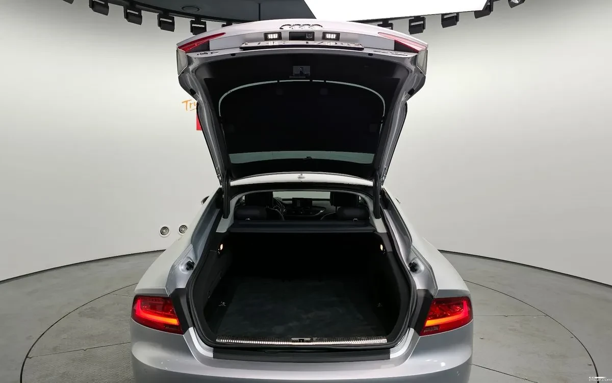 Audi A7 3.0L V6 / CARFAX, снимка 17 - Автомобили и джипове - 54744589