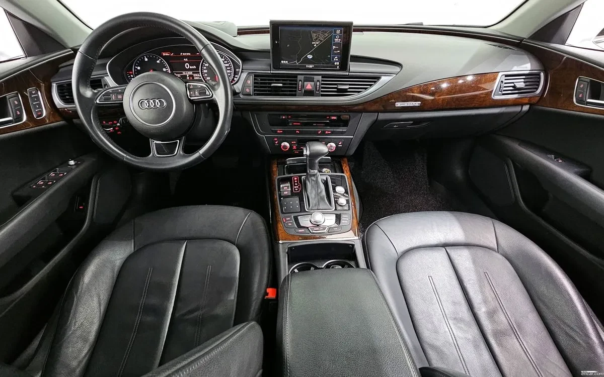 Audi A7 3.0L V6 / CARFAX, снимка 7 - Автомобили и джипове - 54744589
