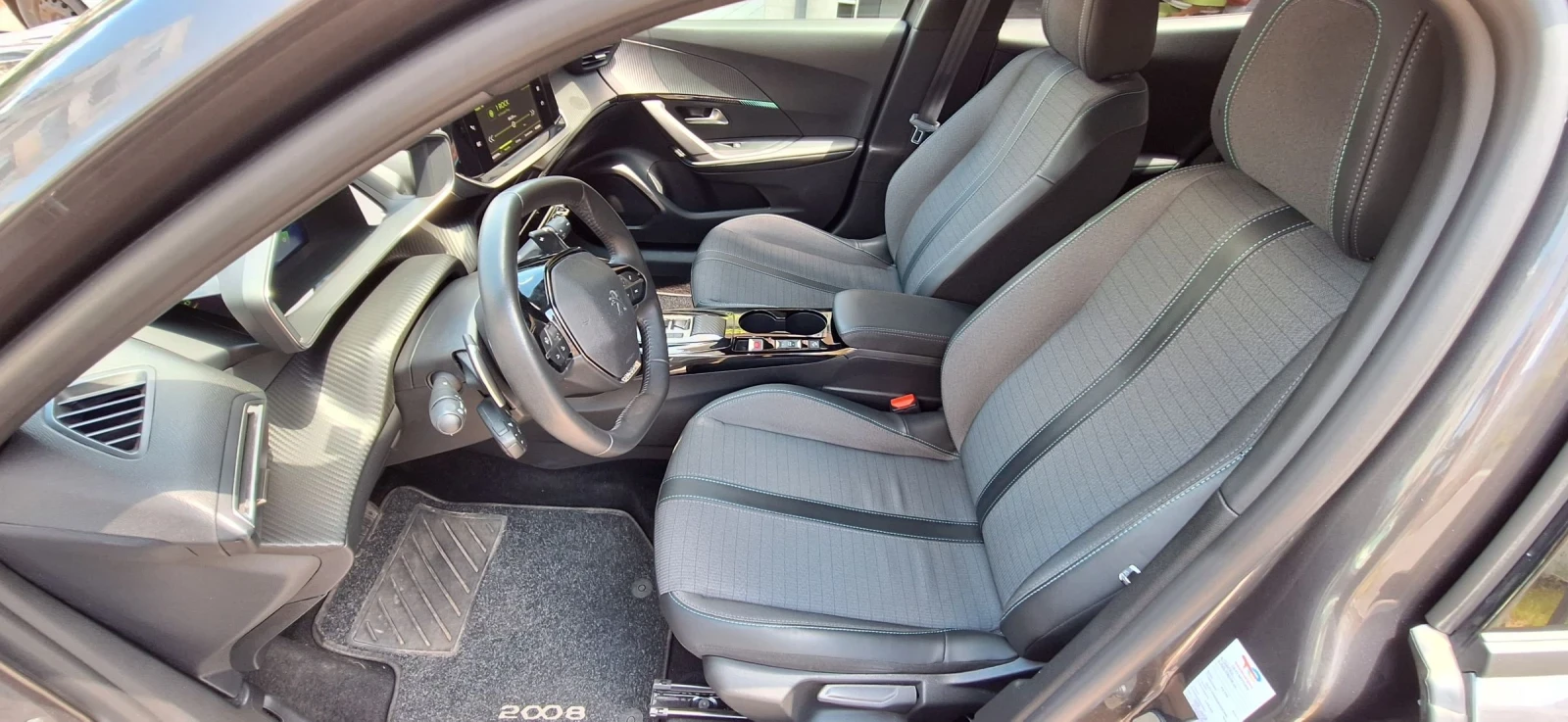 Peugeot 2008 Automatic hdi 1, 5/131кс EAT 8, снимка 13 - Автомобили и джипове - 54979814