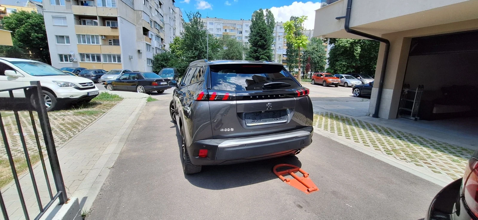 Peugeot 2008 Automatic hdi 1, 5/131кс EAT 8, снимка 3 - Автомобили и джипове - 54979814