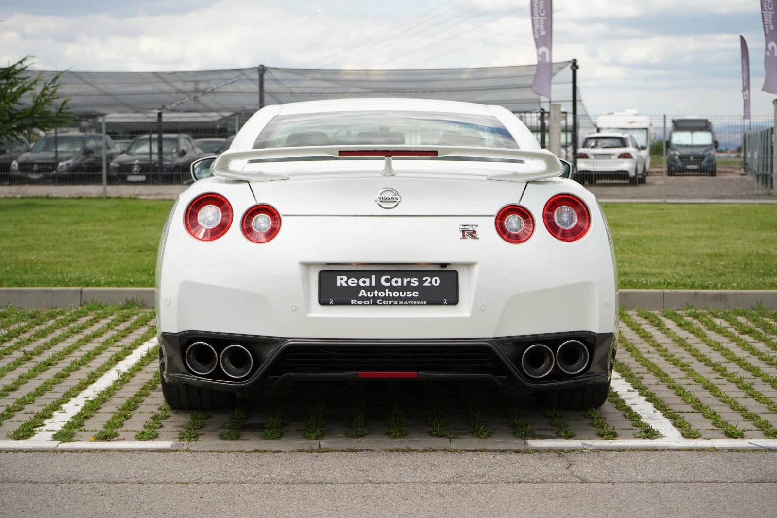 Nissan Gt-r 3.8 V6* FACELIFT* BOSE* KEYLESS* CAMERA* , снимка 5 - Автомобили и джипове - 55395384
