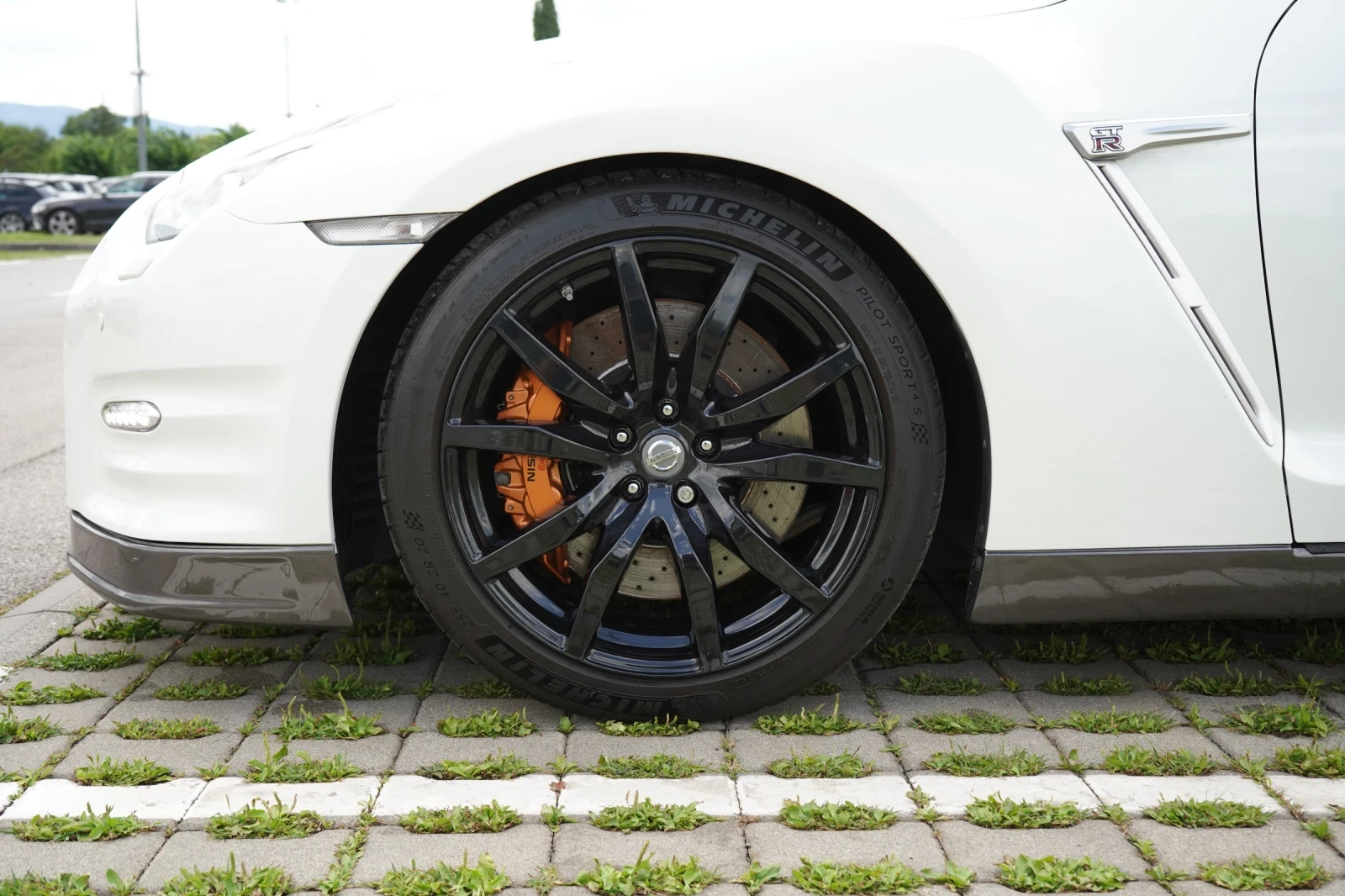 Nissan Gt-r 3.8 V6* FACELIFT* BOSE* KEYLESS* CAMERA* , снимка 15 - Автомобили и джипове - 55395384