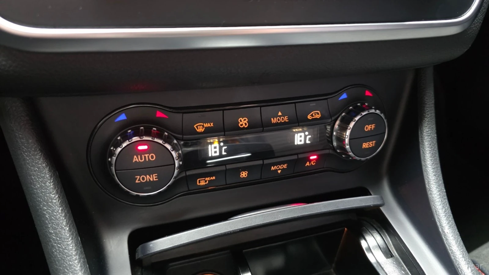 Mercedes-Benz CLA 250 AMG* 4MATIC* КОЖА* ПОДГРЕВ* PANO, снимка 17 - Автомобили и джипове - 55508524