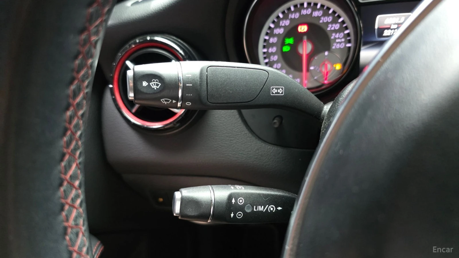 Mercedes-Benz CLA 250 AMG* 4MATIC* КОЖА* ПОДГРЕВ* PANO, снимка 16 - Автомобили и джипове - 55508524
