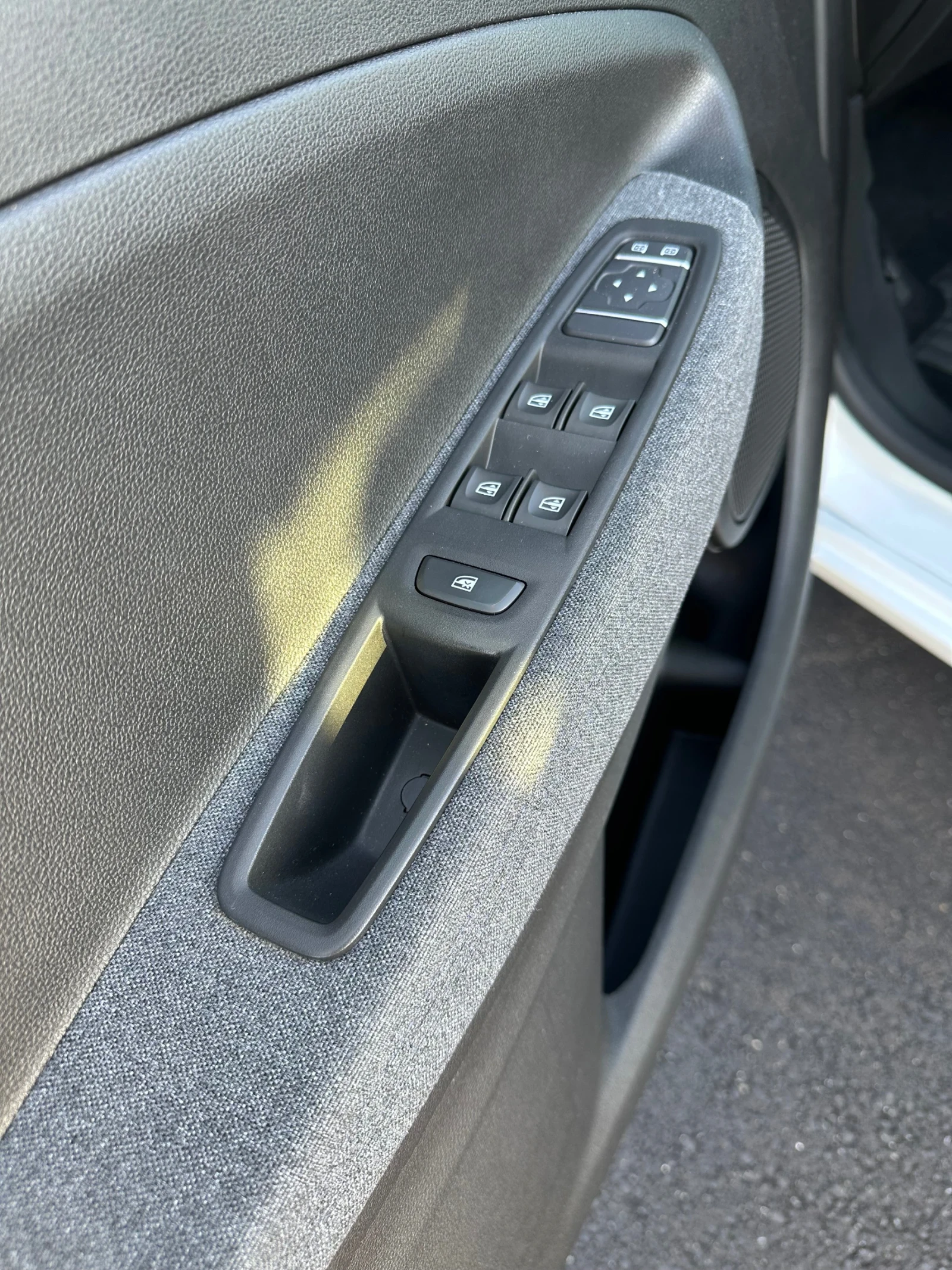 Renault Zoe 52kW Evolution Гаранция Термопомпа, снимка 11 - Автомобили и джипове - 55512897