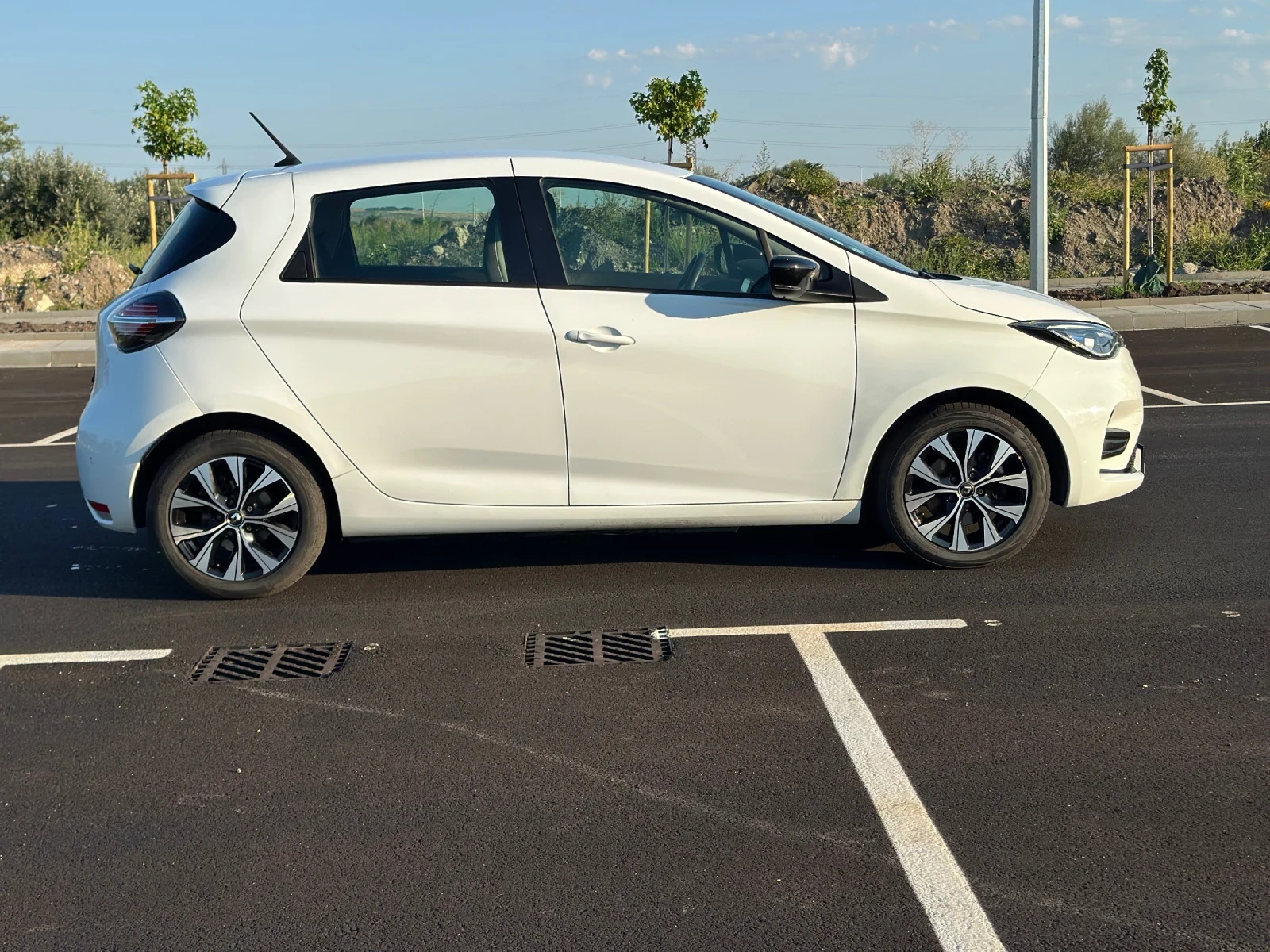 Renault Zoe 52kW Evolution Гаранция Термопомпа, снимка 5 - Автомобили и джипове - 55512897