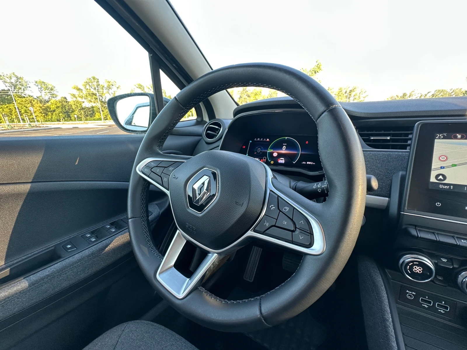 Renault Zoe 52kW Evolution Гаранция Термопомпа, снимка 8 - Автомобили и джипове - 55512897