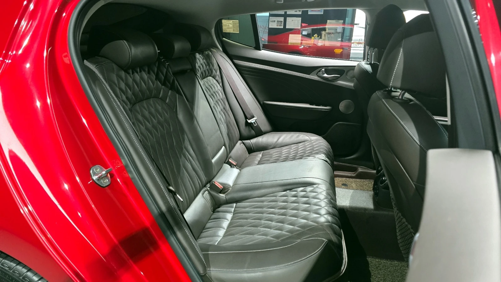 Kia Stinger MASTER 2.5 Turbo* ПОДГРЕВ/ОБДУХВАНЕ* hellascars.bg, снимка 15 - Автомобили и джипове - 55565101