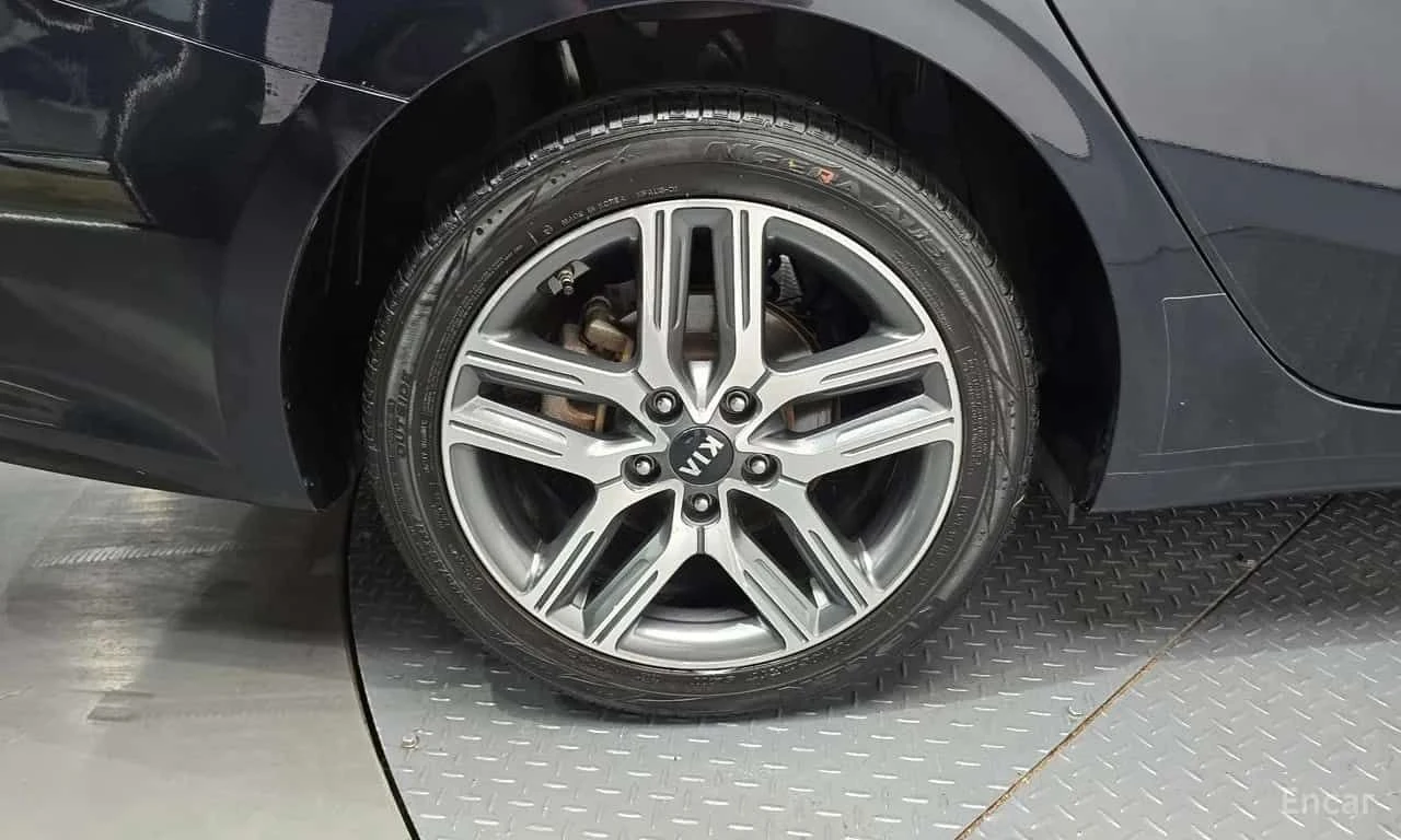 Kia K3 PRESTIGE| ОБДУХ| ПАНОРАМА| ДИСТРОНИК| 2 КЛЮЧА| , снимка 5 - Автомобили и джипове - 55624876