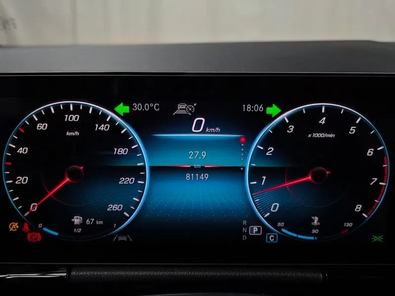Mercedes-Benz GLA 220 / PANO/ DIST/ �������/ ����� | Mobile.bg � ����������� 8