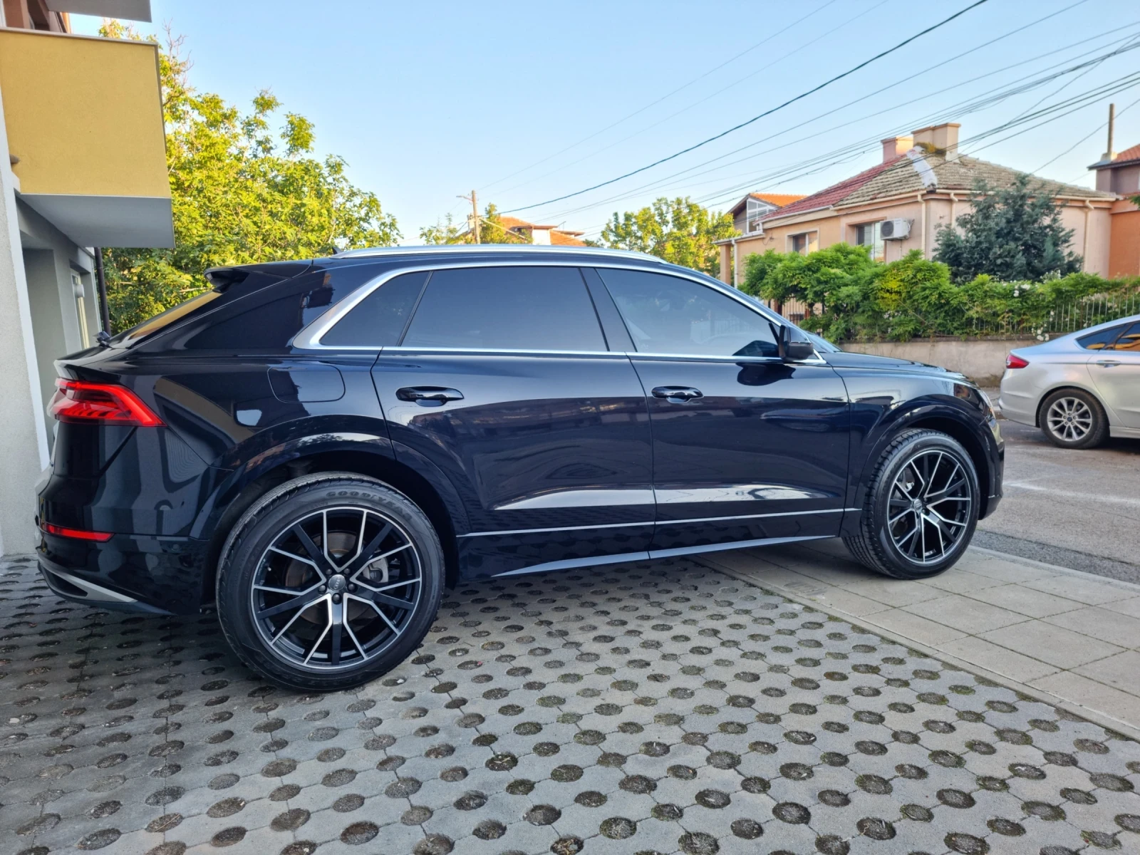 Audi Q8 55 TFSI, 340к.с, 360* , Обдухване, Панорама - изображение 7