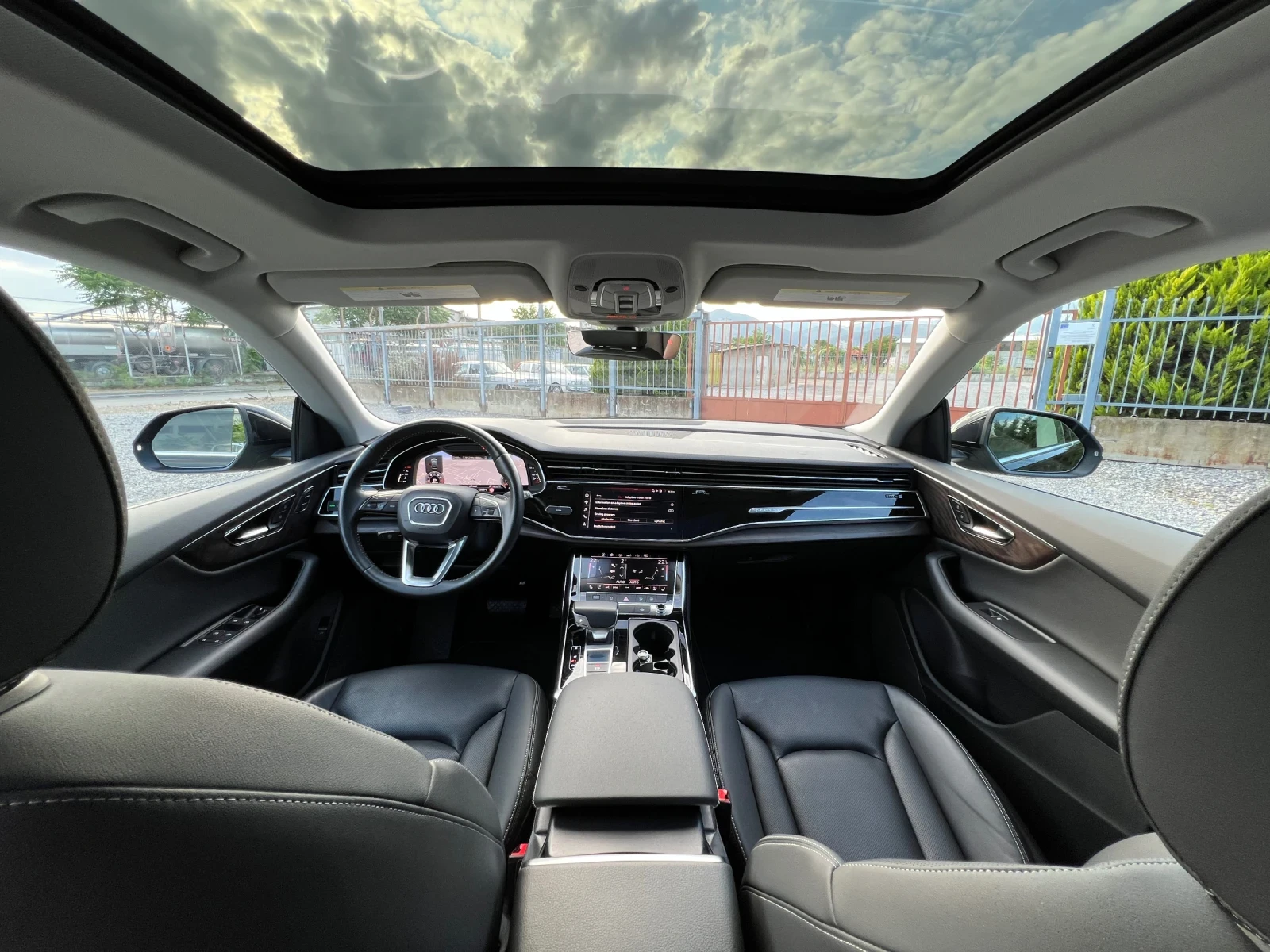Audi Q8 55 TFSI, 340к.с, 360* , Обдухване, Панорама - изображение 9