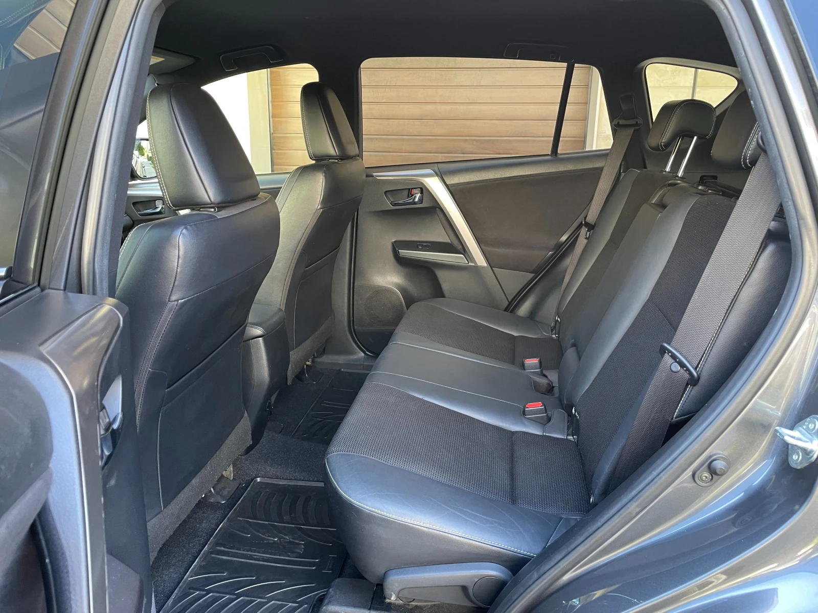 Toyota Rav4 2.0 AWD/4x4 CVT Luxury Plus- в Гаранция | Mobile.bg — изображение 14