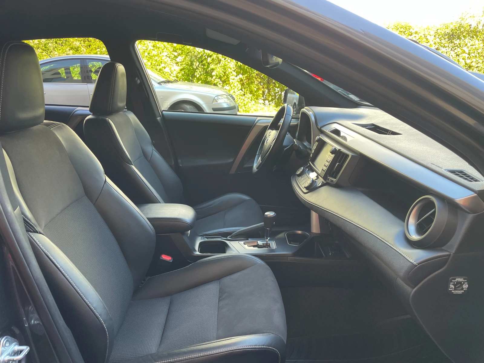 Toyota Rav4 2.0 AWD/4x4 CVT Luxury Plus- в Гаранция | Mobile.bg — изображение 16