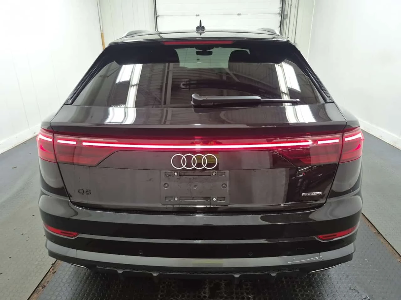 Audi Q8 * Progressiv * CARFAX * ЦЕНА ДО БГ, снимка 5 - Автомобили и джипове - 53997999