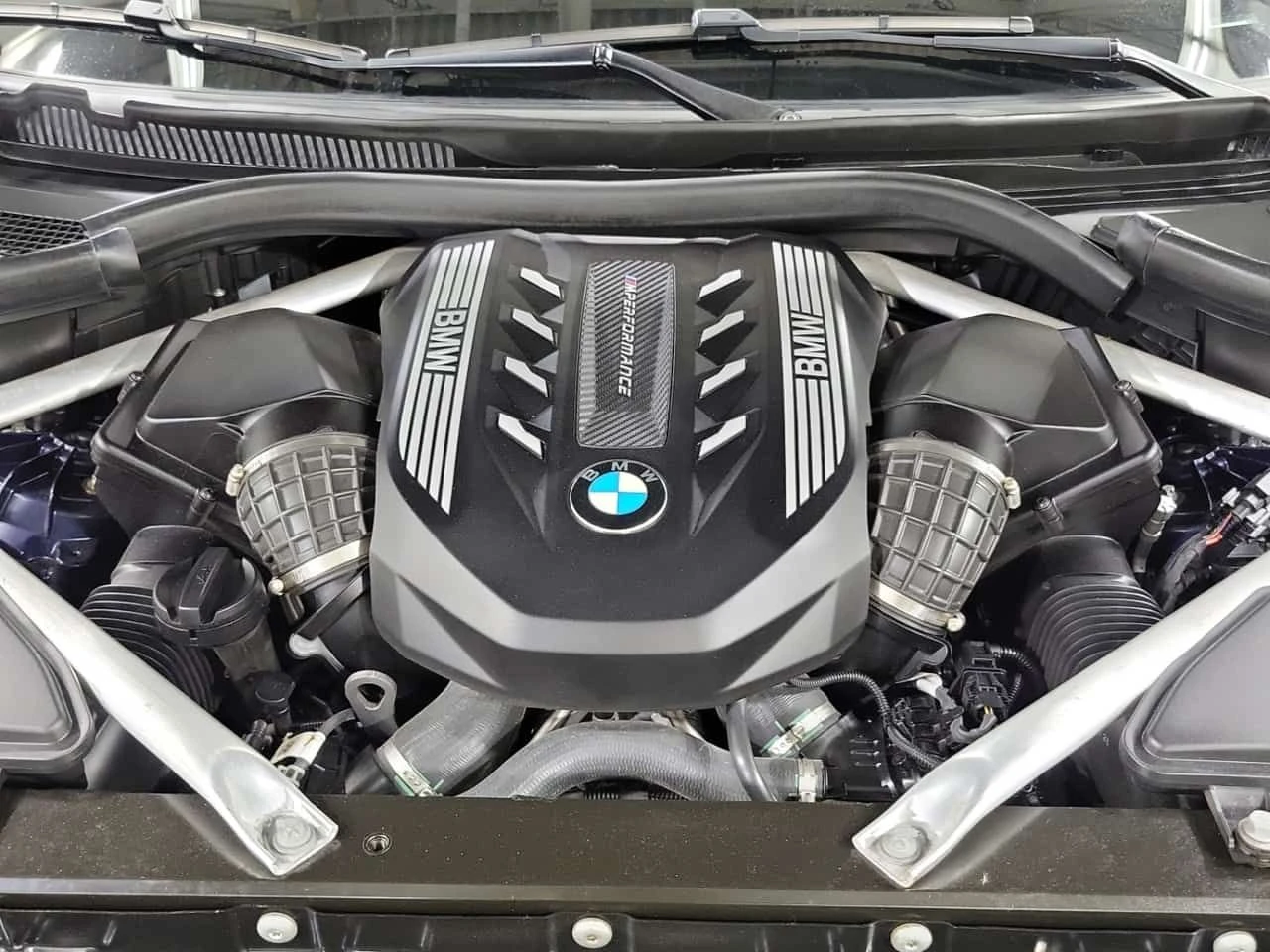 BMW X5 * M50I * CARFAX * ДИСТРОНИК * 360 КАМЕРА * , снимка 16 - Автомобили и джипове - 54202824