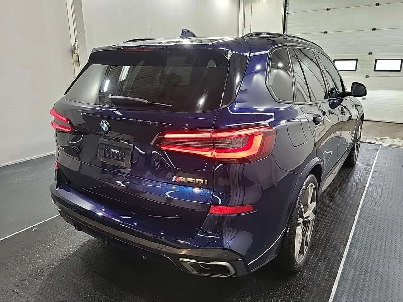 BMW X5 * M50I * CARFAX * ДИСТРОНИК * 360 КАМЕРА * , снимка 3 - Автомобили и джипове - 54202824