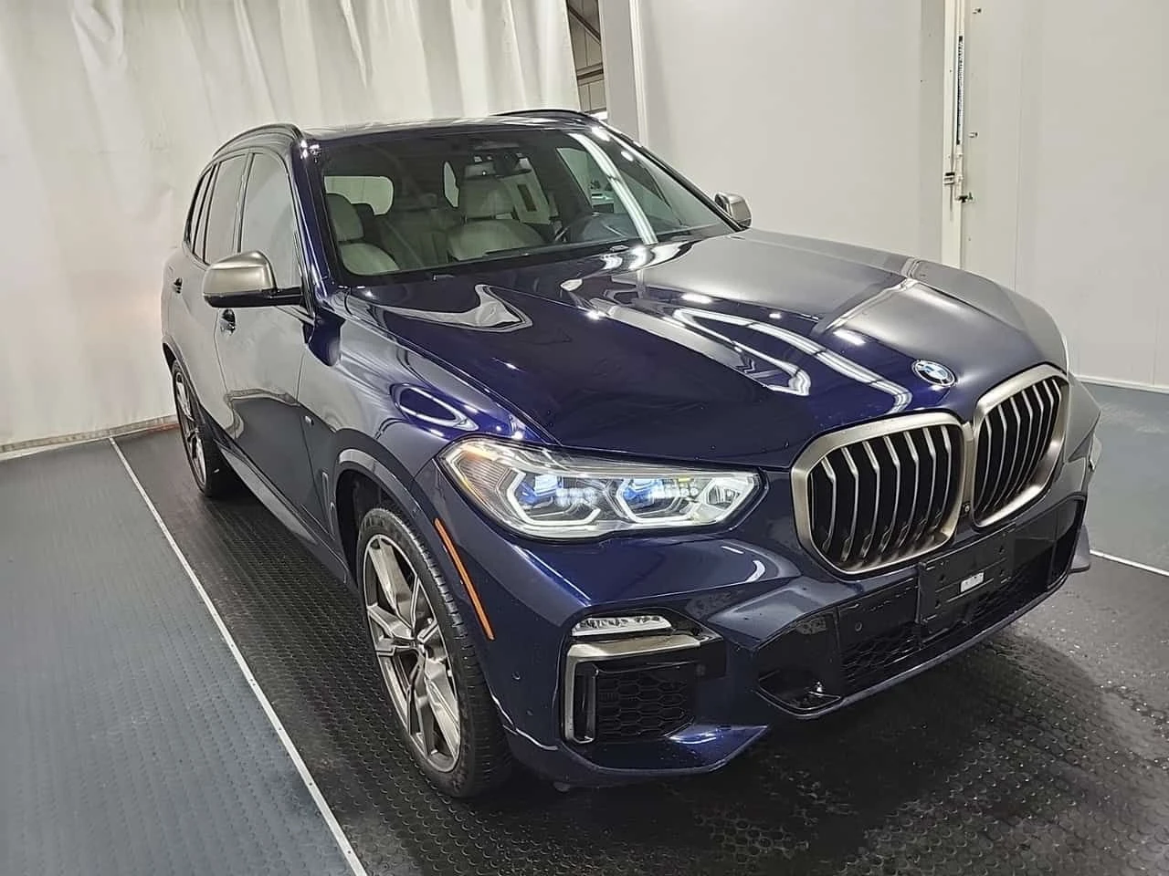 BMW X5 * M50I * CARFAX * ДИСТРОНИК * 360 КАМЕРА * , снимка 2 - Автомобили и джипове - 54202824