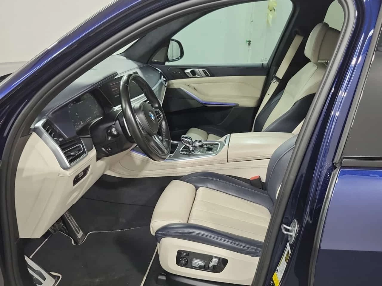 BMW X5 * M50I * CARFAX * ДИСТРОНИК * 360 КАМЕРА * , снимка 8 - Автомобили и джипове - 54202824