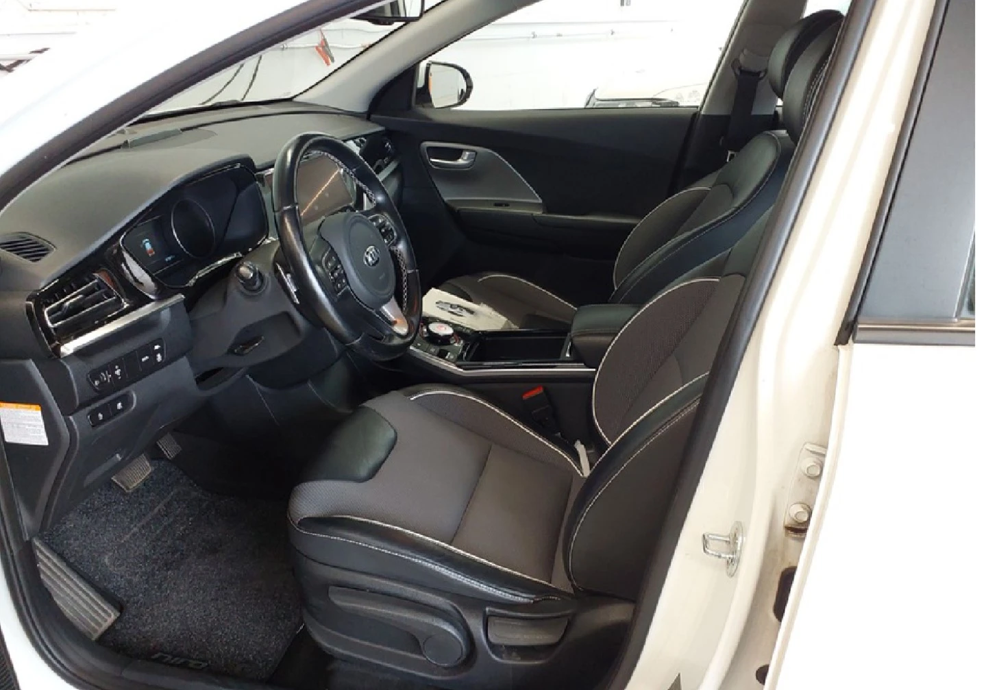 Kia Niro E-NIRO/ 64 kWh/ 100% SOH/ Очакван!, снимка 7 - Автомобили и джипове - 55411836