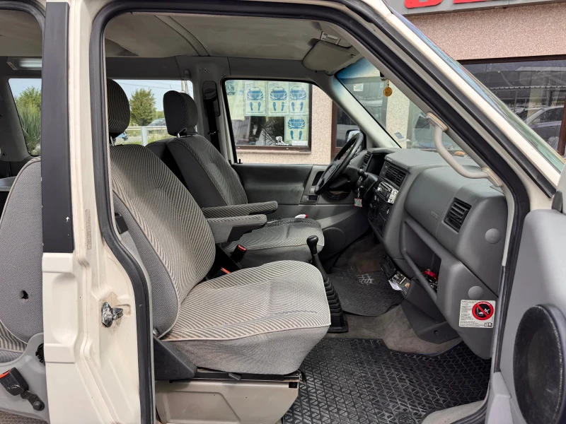 VW Multivan T4 Multivan / 2.5 TDI, снимка 10 - Бусове и автобуси - 50002914