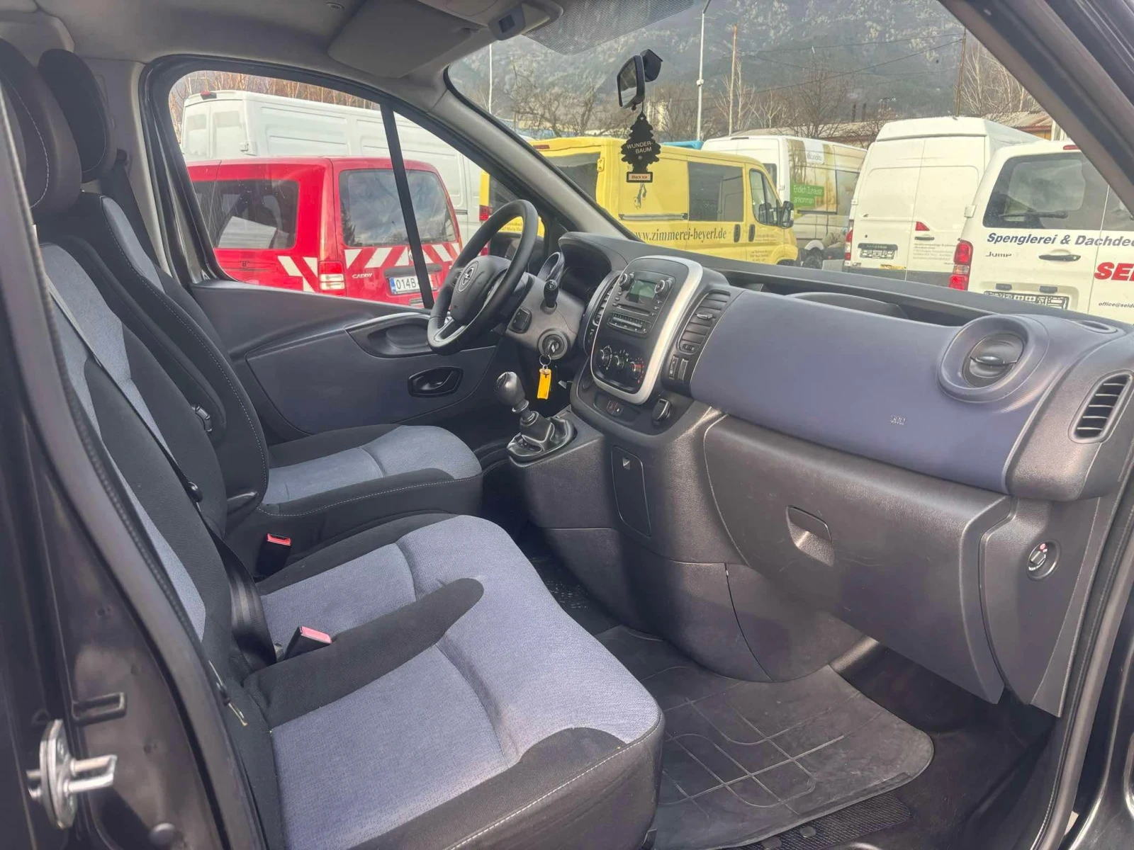 Renault Trafic 9 МЕСТА КЛИМА EURO5 B MAXI - изображение 8