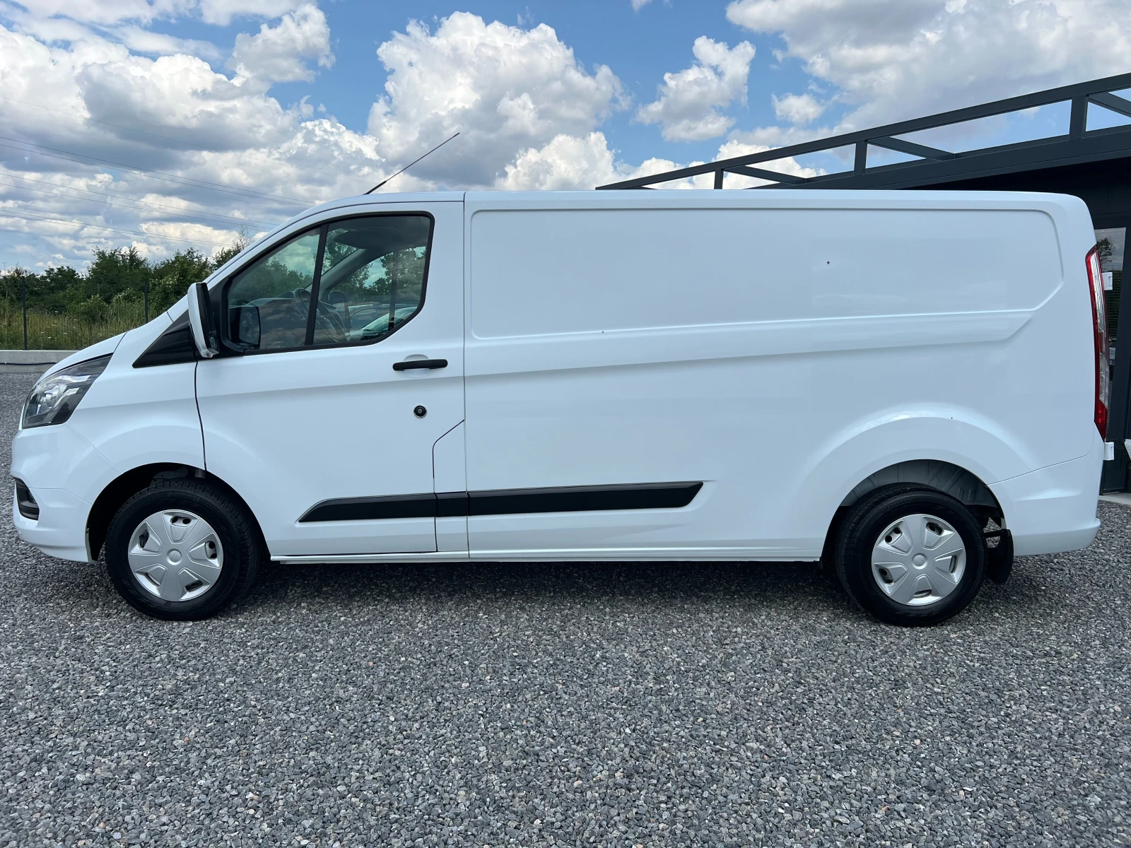 Ford Transit 2.0TDCi ДЪЛГА БАЗА/3-МЕСТЕН/LED/PDC/Серв. история/, снимка 2 - Бусове и автобуси - 55175419