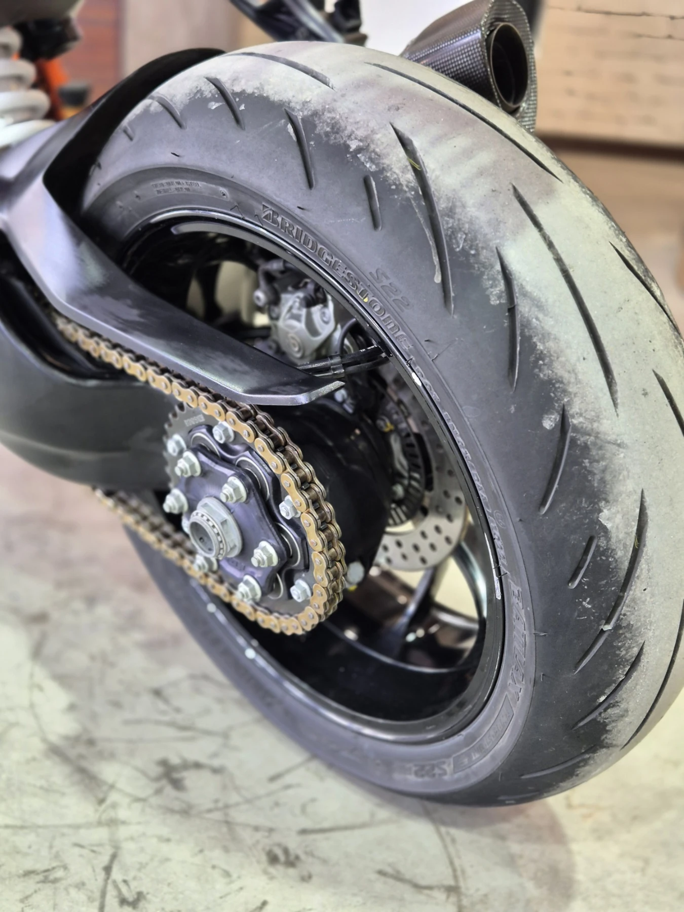 Ktm Super Duke 1290R ABS TC LED AKRAPOVIC  Нов внос от ШВЕЙЦАРИЯ!, снимка 16 - Мотоциклети и мототехника - 55448468