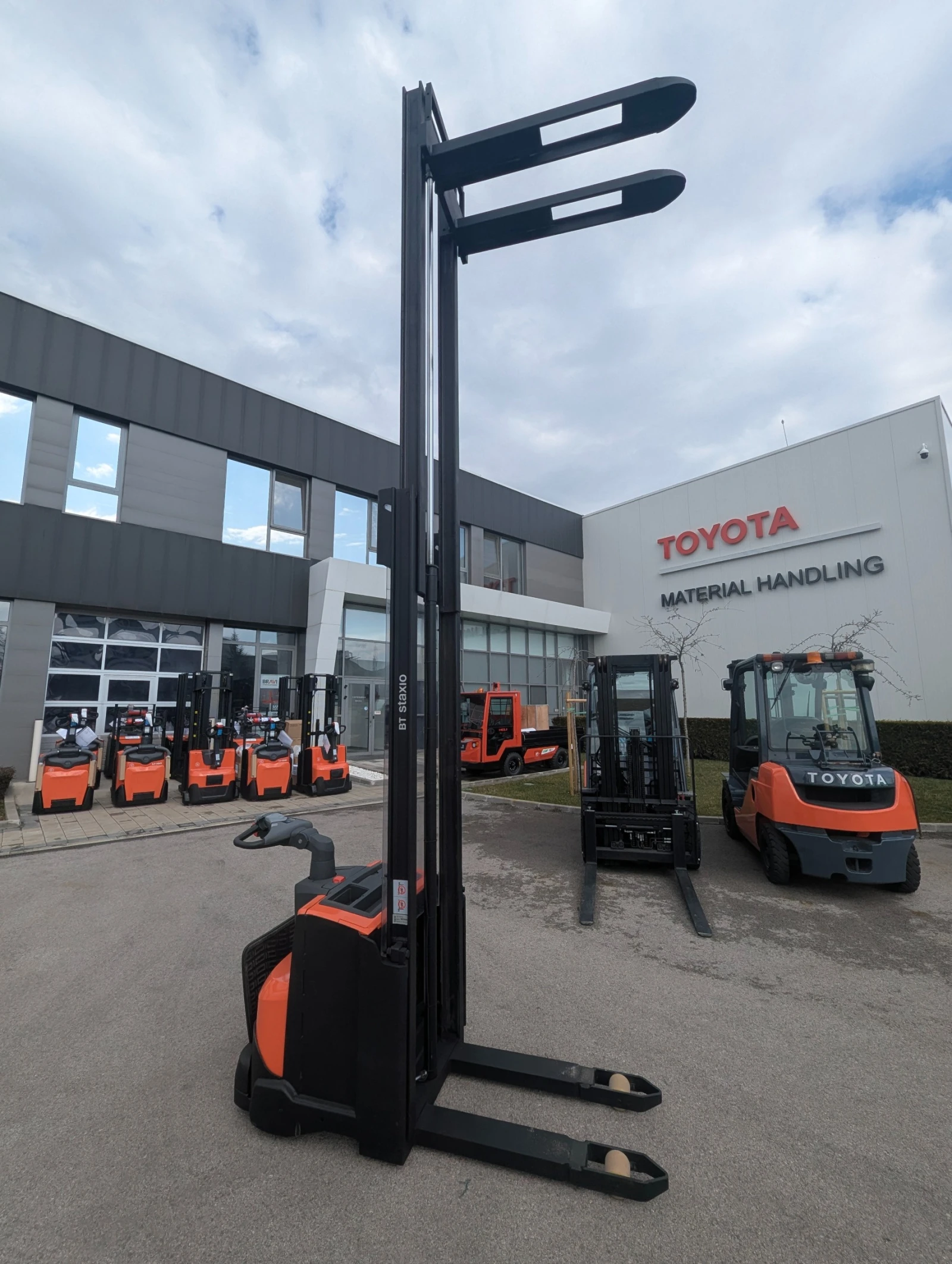 Електрокар Toyota стакер, снимка 13 - Индустриална техника - 53765695