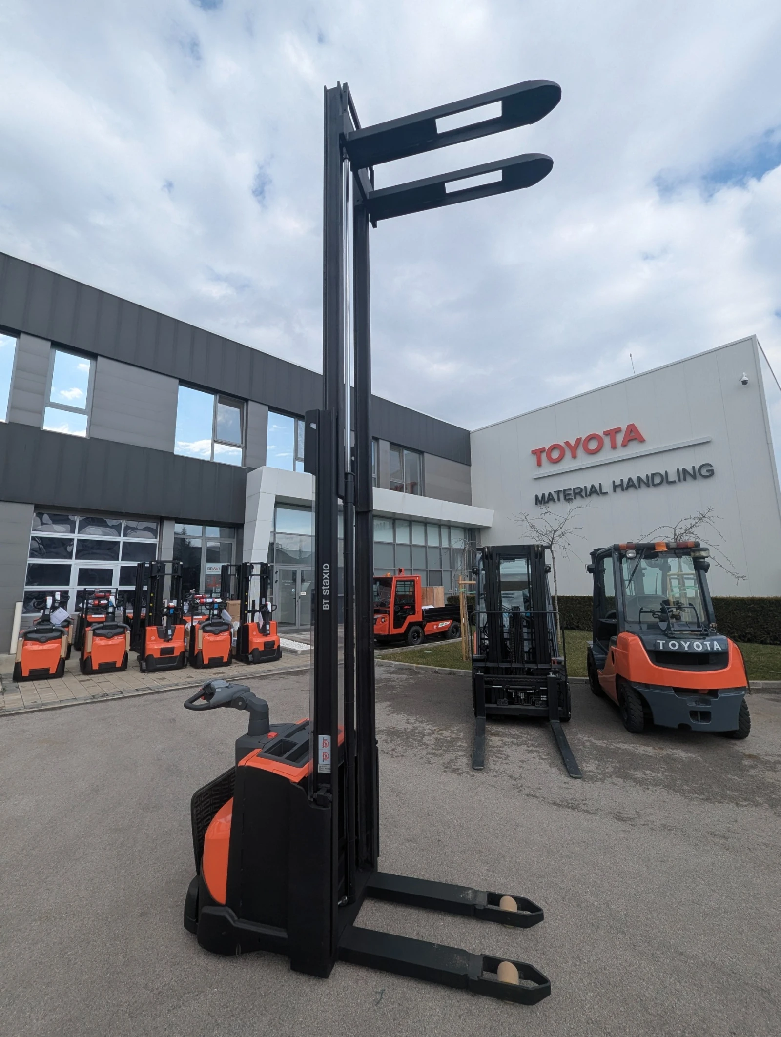 Електрокар Toyota стакер, снимка 12 - Индустриална техника - 53765695