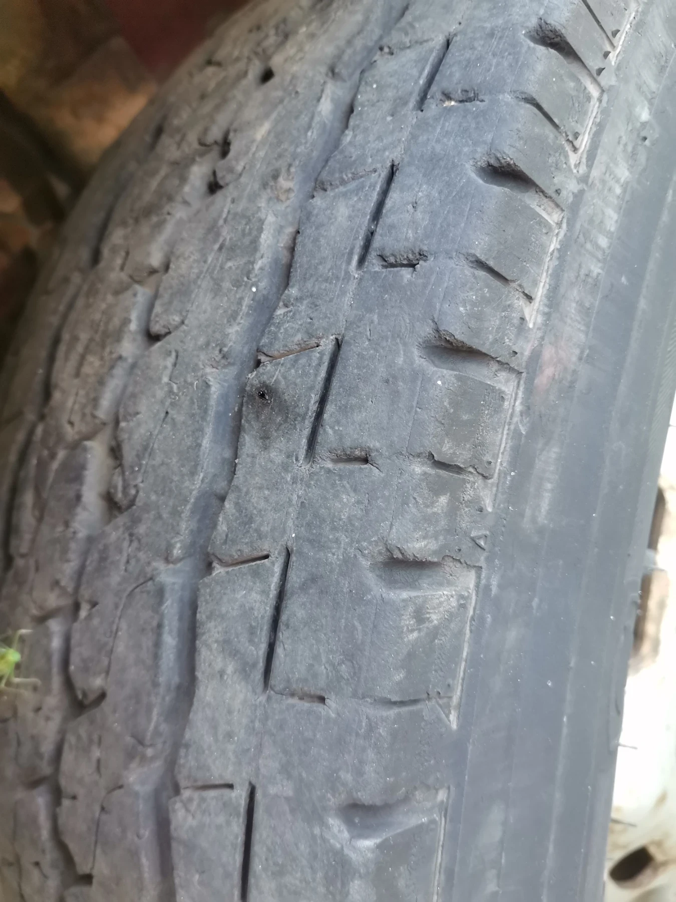 ���� � ������ 215/75R16 | Mobile.bg � ����������� 2