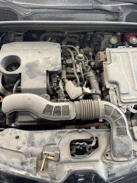 Renault Clio RS line, E-tech  - 10 € / 19.56 лв. - 68175829 11