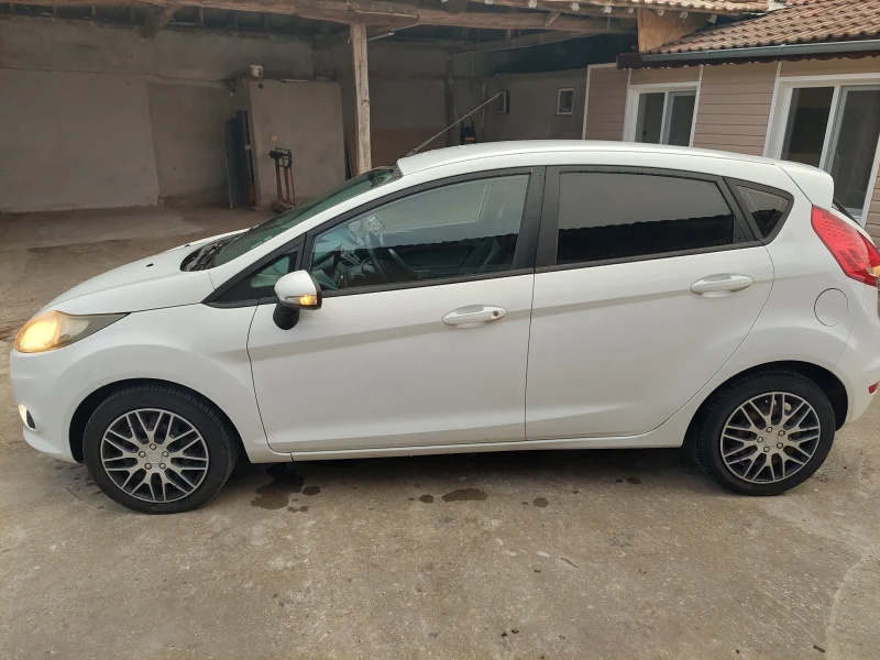 Ford Fiesta, снимка 3 - Автомобили и джипове - 47445343