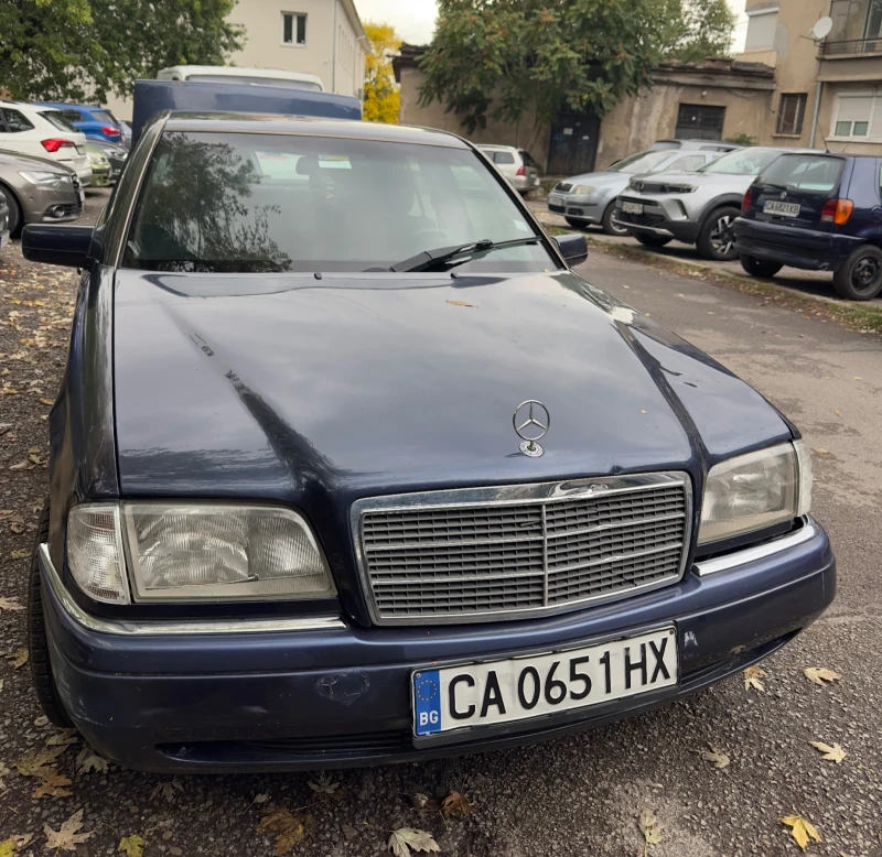 Mercedes-Benz C 180, снимка 1 - Автомобили и джипове - 47484366