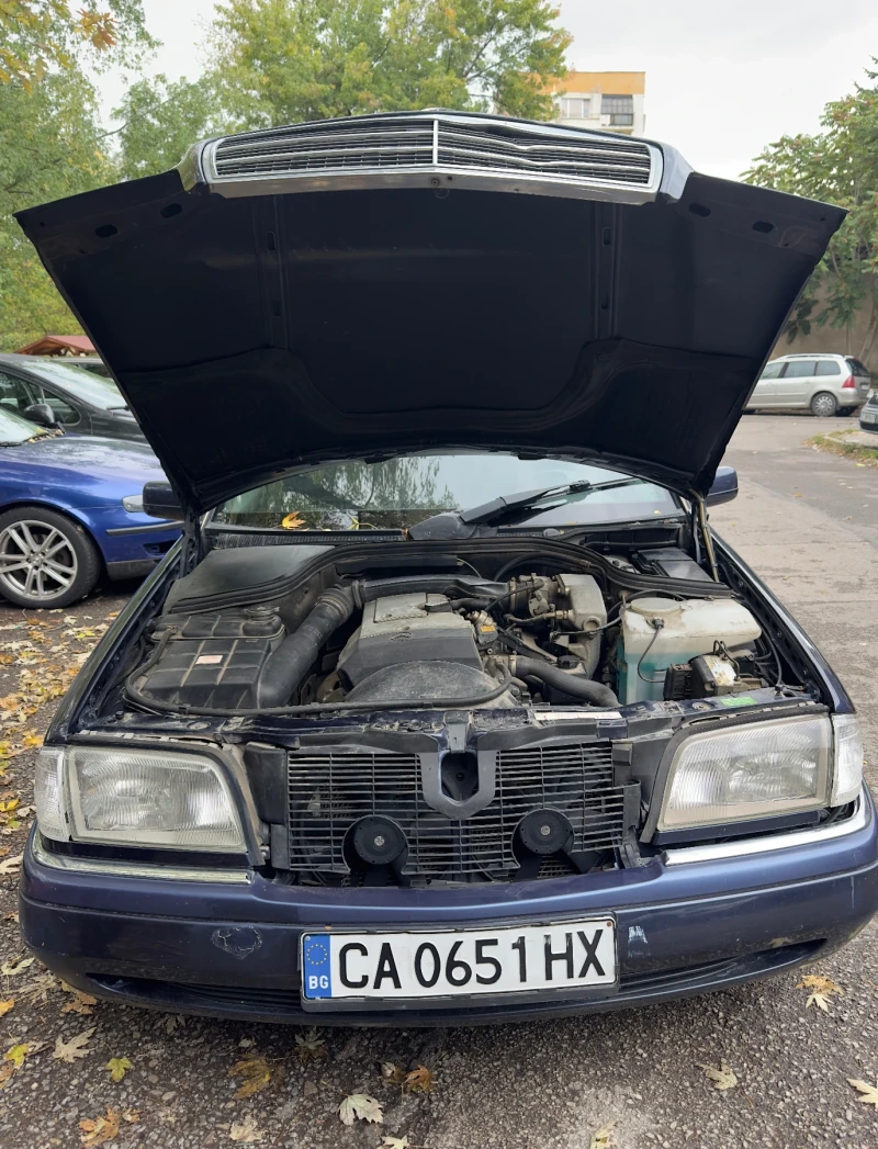 Mercedes-Benz C 180, снимка 3 - Автомобили и джипове - 47484366