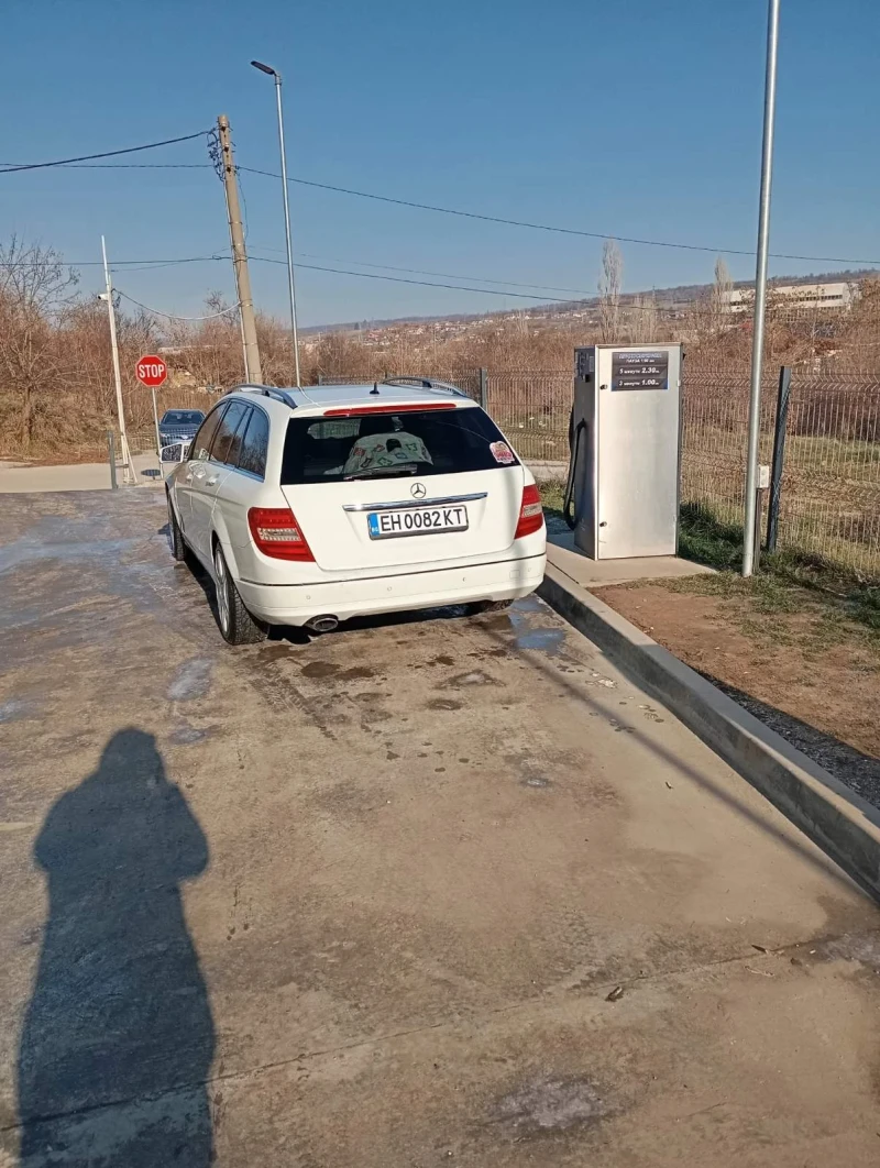 Mercedes-Benz C 220, снимка 4 - Автомобили и джипове - 48740714